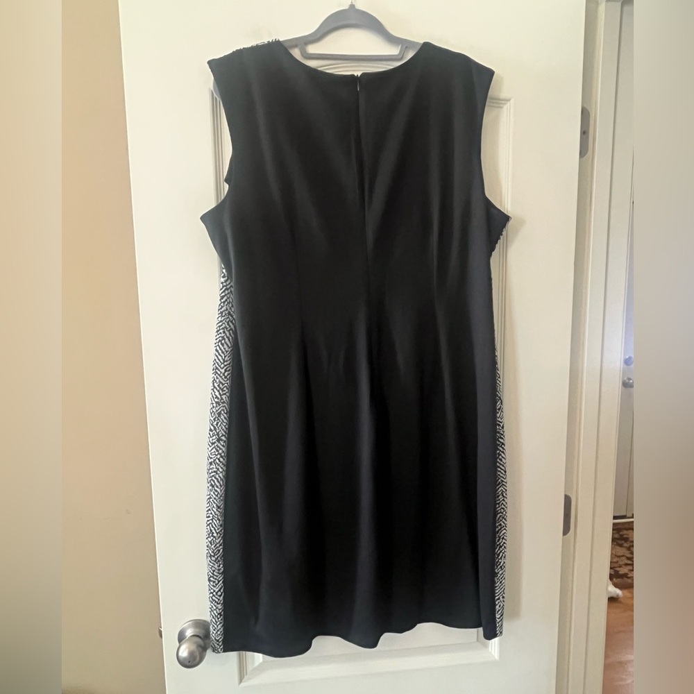 NY Collection Black and White Sleeveless Patterned Dress Women’s Size 2X - Picture 5 of 15